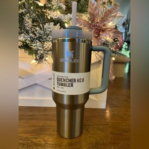 Stanley- Stainless Steel Shale - 40oz - No blemishes- NWT